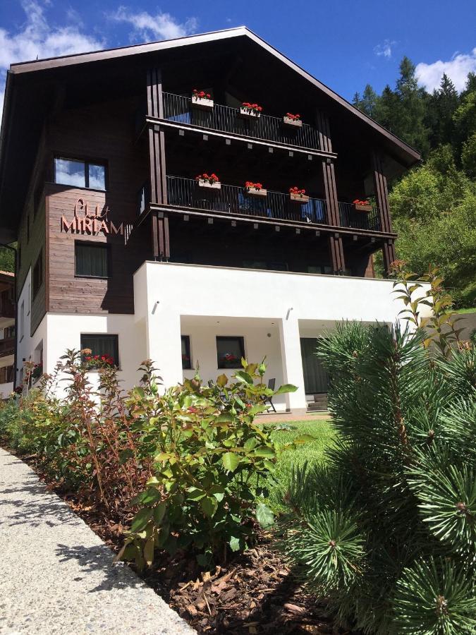 Chalet Miriam เซลวาดีวัลการ์เดนา ภายนอก รูปภาพ