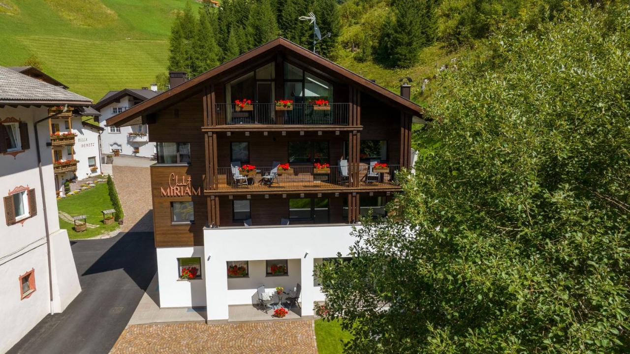 Chalet Miriam เซลวาดีวัลการ์เดนา ภายนอก รูปภาพ